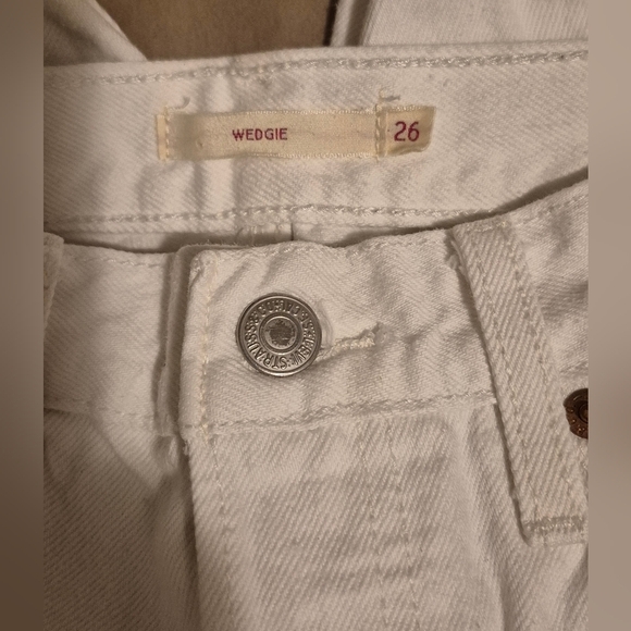 Levi's Wedgie Fit Straight Jeans in Cloud Bank - Picture 3 of 11